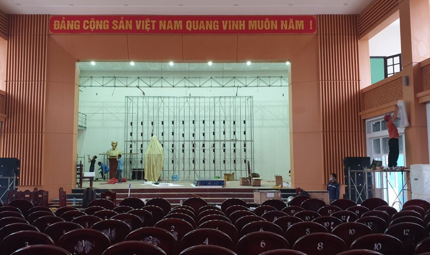 lắp đăt hệ thống âm thanh ánh sáng nhà văn hóa huyện xã 5